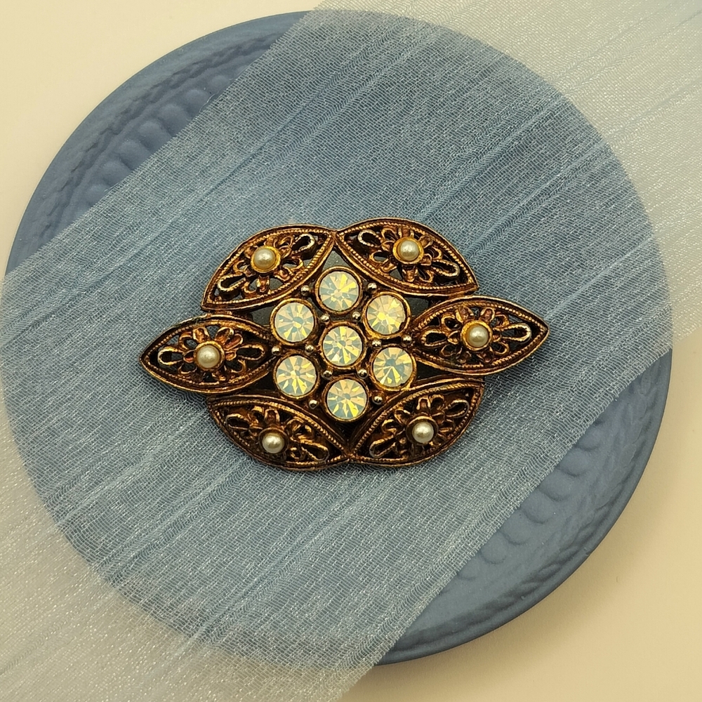 Vintage Sarah Coventry Gold Tone and White Brooch